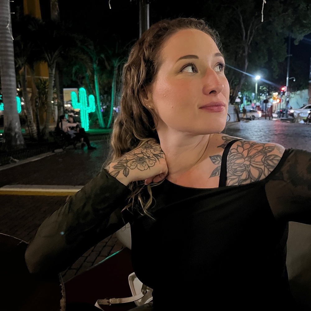 Meet your Posher, Avi